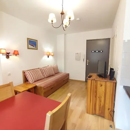 Pat 83, T2, Centre Luchon, Wifi, Casier A Skis, 4 Personnes Bagnères-de-Luchon Exterior foto