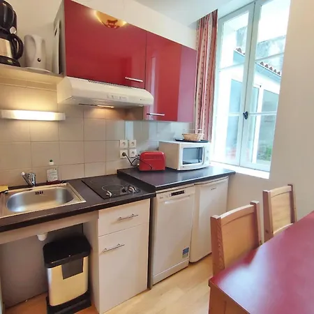 Pat 83, T2, Centre Luchon, Wifi, Casier A Skis, 4 Personnes Bagnères-de-Luchon Exterior foto